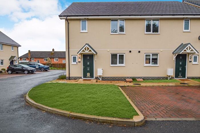 3 Bedroom Semi-Detached House For Sale In Brock Close, Peterborough, PE8