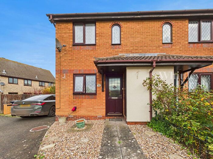 2 Bedroom Semi-Detached House For Sale In Worcester Way, Attleborough, NR17