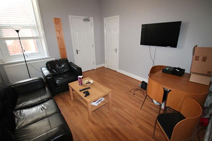 4 Bedroom Flat To Rent In Shortridge Terrace, Newcastle Upon Tyne, NE2