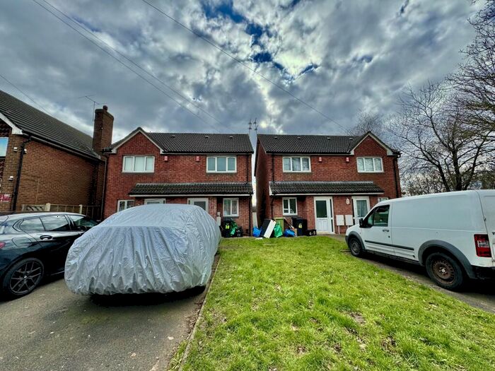 2 Bedroom House To Rent In Greystone Passage, Dudley, DY1