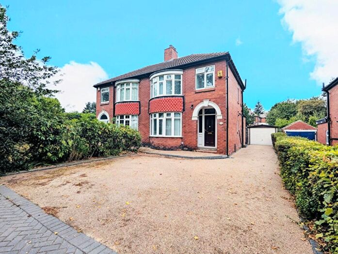 3 Bedroom Semi-Detached House For Sale In Herringthorpe Valley Road, Rotherham, S65