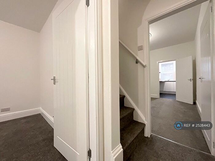 2 Bedroom Terraced House To Rent In Gladstone Road, Doncaster, DN4