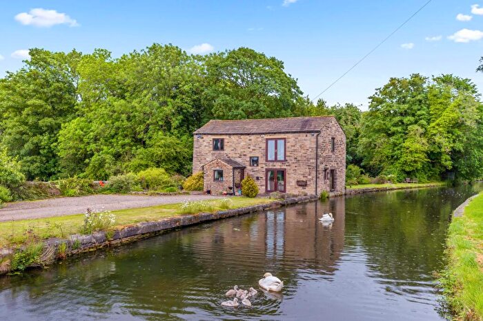 3 Bedroom Detached House For Sale In Morton Lane, East Morton, Keighley, West Yorkshire, BD20