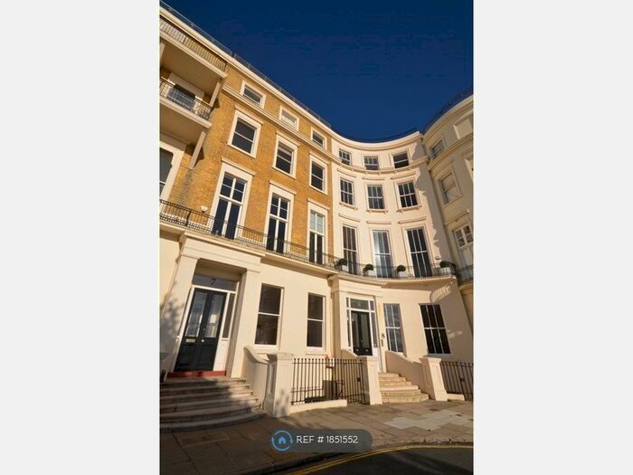 2 Bedroom Flat To Rent In Eastern Terrace, Brighton, BN2
