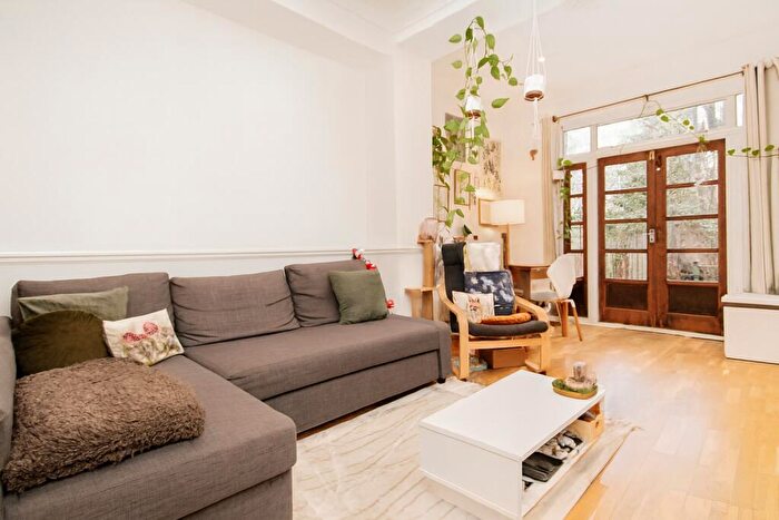 1 Bedroom Flat To Rent In Arthur Road, Islington, N7