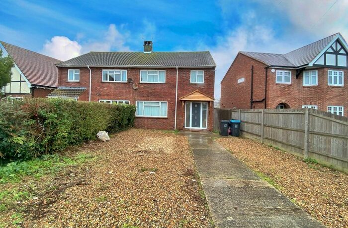 3 Bedroom Semi-Detached House To Rent In Grange Road, Broadstairs, CT10