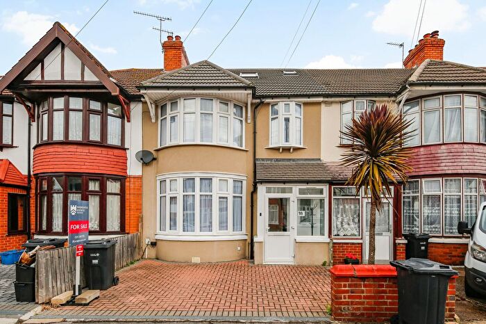 5 Bedroom Terraced House For Sale In Ashburton Avenue, Ilford, IG3