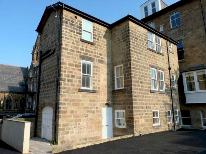3 Bedroom Town House To Rent In Victoria Avenue, Harrogate, HG1