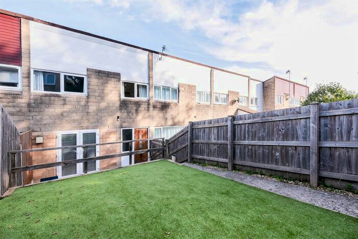 2 Bedroom Property To Rent In Highland Road, Twerton, Bath, BA2