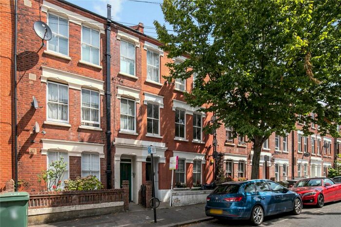 3 Bedroom Apartment To Rent In Northlands Street, London, SE5