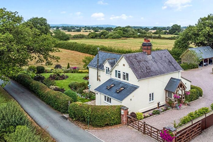 4 Bedroom Equestrian For Sale In Cae Dyah Lane, Overton, Wrexham, LL13