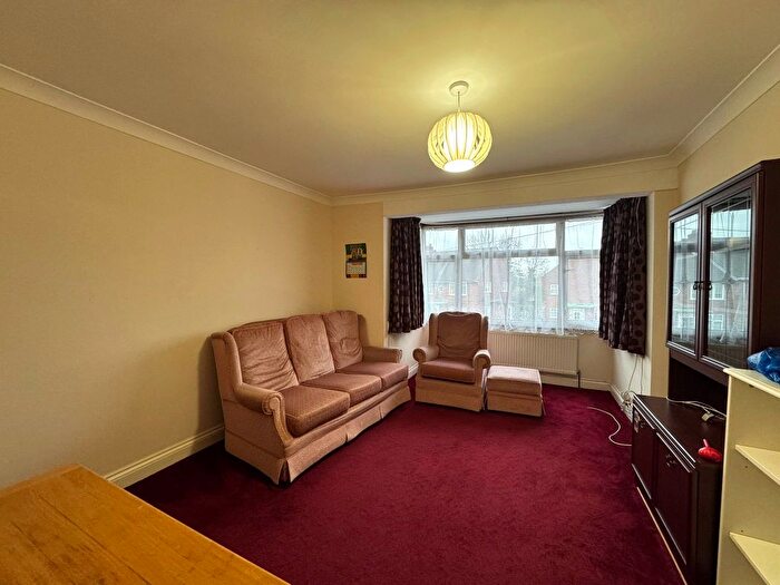 2 Bedroom Maisonette To Rent In Elms Lane, Wembley, HA0