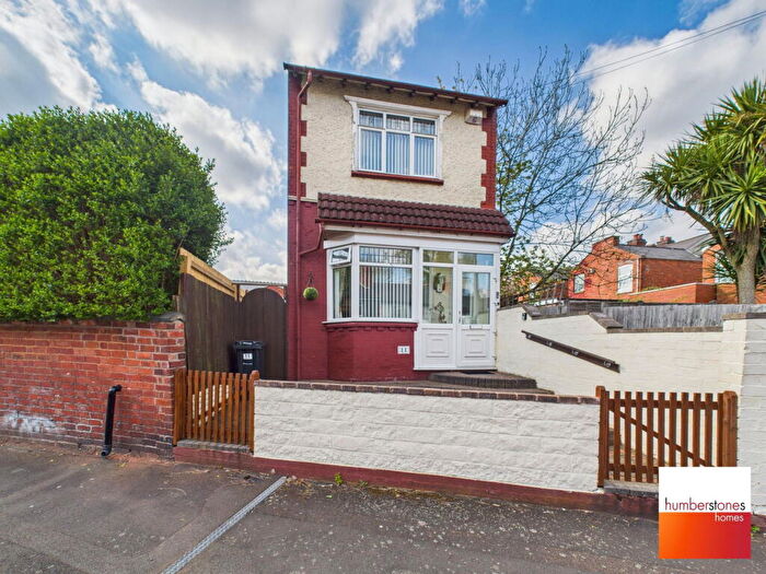 2 Bedroom Detached House For Sale In Merrivale Road, Smethwick, B66