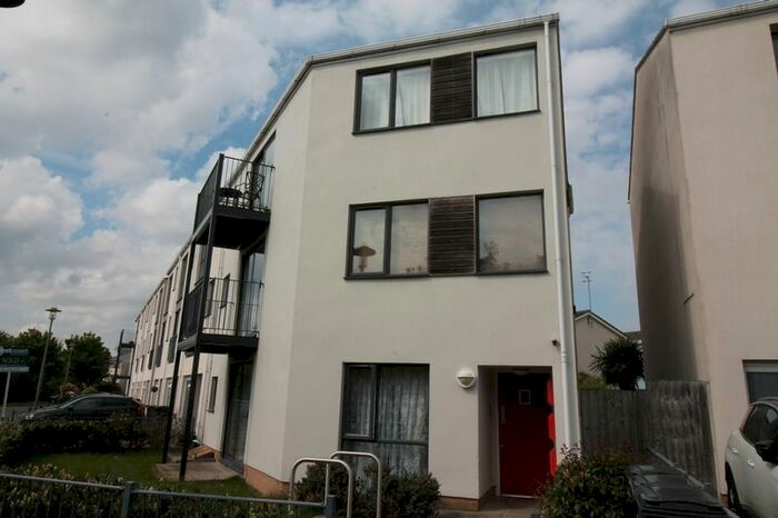 2 Bedroom Flat To Rent In Pennant Place, Portishead, BS20