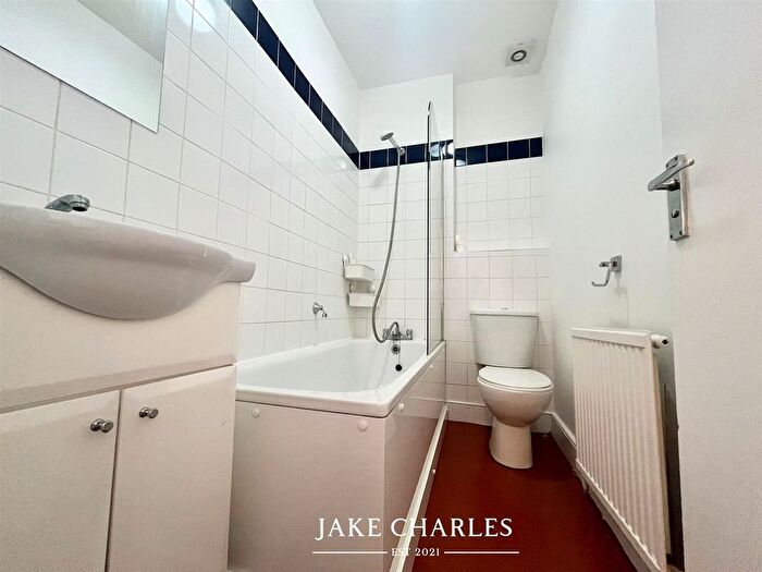 1 Bedroom Flat To Rent In Green Lanes, London, N8