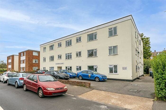 1 Bedroom Flat For Sale In Bruce Avenue, Worthing, West Sussex, BN11