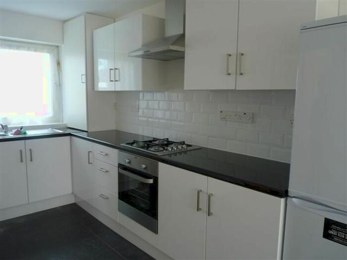 3 Bedroom Maisonette To Rent In Osward Place, Edmonton, London, N9