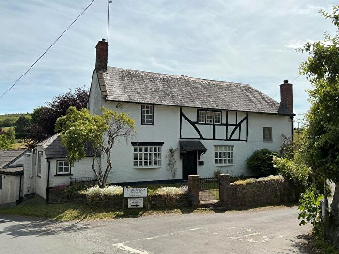 4 Bedroom Semi Detached House For Sale In Stradbrook, Bratton, BA13