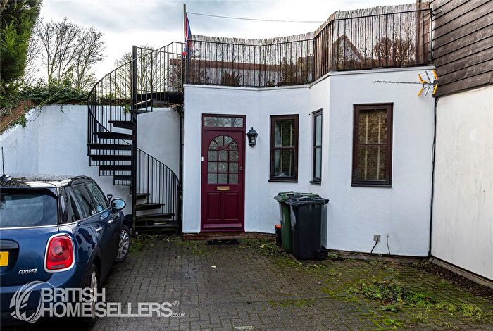 1 Bedroom Maisonette For Sale In The Street, Egerton, Ashford, Kent, TN27