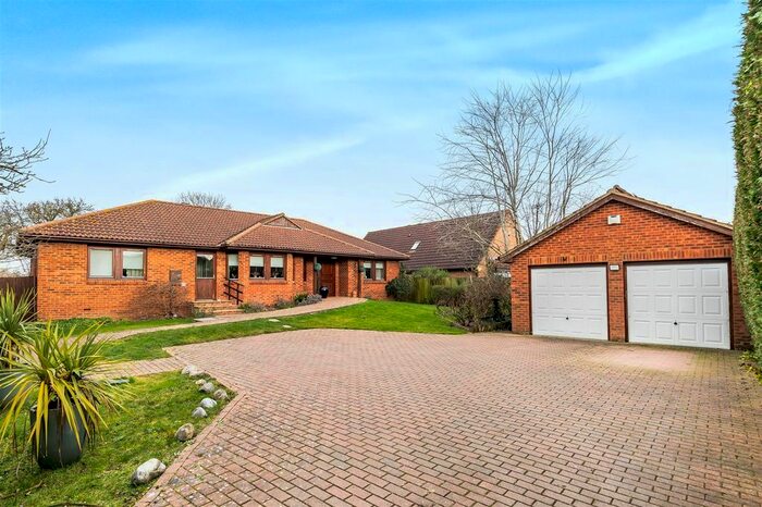 3 Bedroom Detached Bungalow For Sale In Sunderland Hill, Ravensden, Bedford, MK44