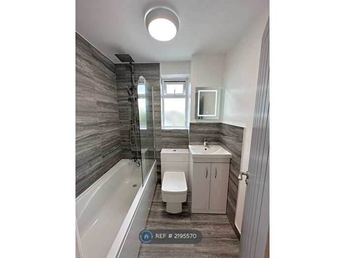 2 Bedroom Flat To Rent In Northbrooks, Harlow, CM19