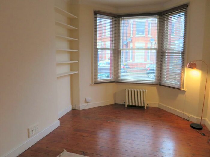 2 Bedroom Apartment To Rent In Birnam Road, London, N4