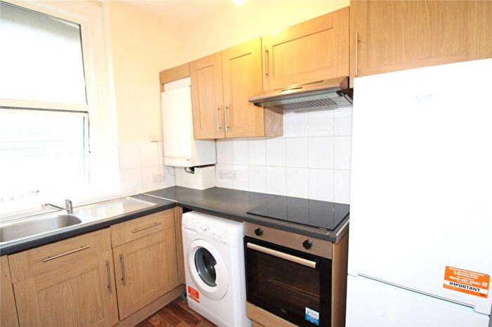 2 Bedroom Flat To Rent In Coldharbour Lane, London, SW9