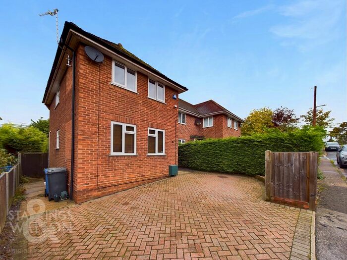 3 Bedroom Semi-Detached House For Sale In Hillside Road West, Bungay, NR35