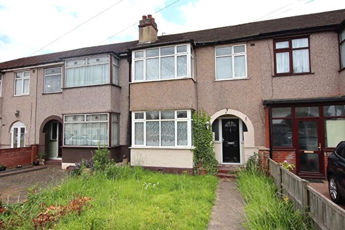 3 Bedroom Terraced House To Rent In Dagenham Road, Dagenham, Essex, RM10