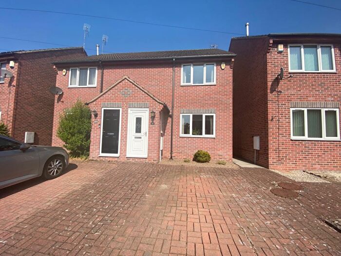 3 Bedroom Property To Rent In Holland Road, Chesterfield, S41