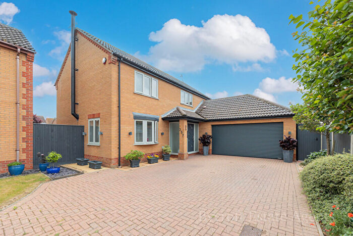 4 Bedroom Detached House For Sale In El Alamein Way, Bradwell, NR31
