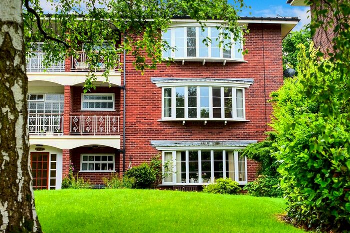 2 Bedroom Flat To Rent In Lynton Lane, Alderley Edge, Cheshire, SK9