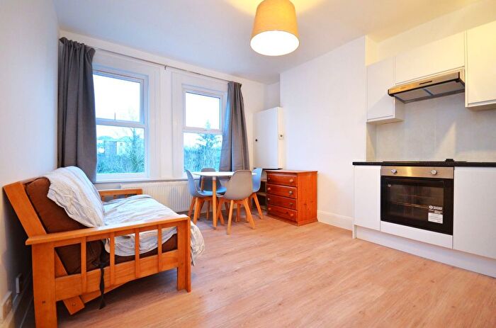 1 Bedroom Flat To Rent In Fordwych Road, Kilburn, NW2