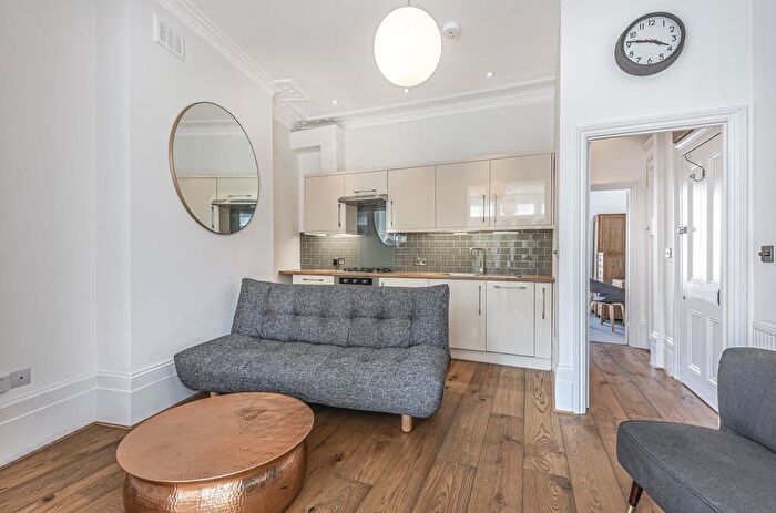 1 Bedroom Flat To Rent In Aldebert Terrace, London, SW8