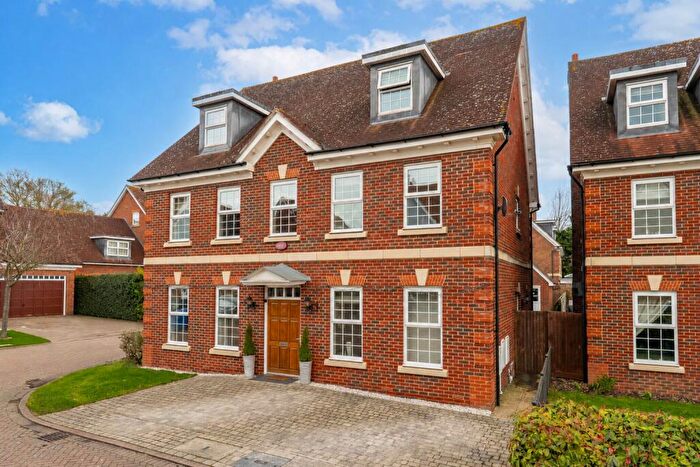 5 Bedroom Detached House For Sale In Brook Farm Close, Bishop's Stortford, Hertfordshire, CM23