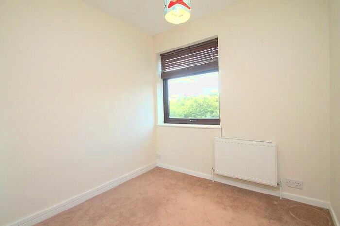 2 Bedroom Apartment To Rent In Bedroom First Floor Apartment In Whyteleafe, CR3