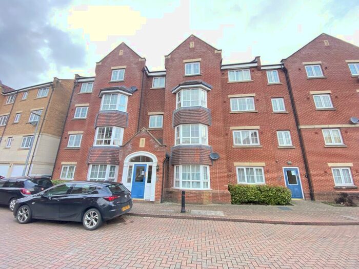 1 Bedroom Flat To Rent In Luton Road, Dunstable, LU5