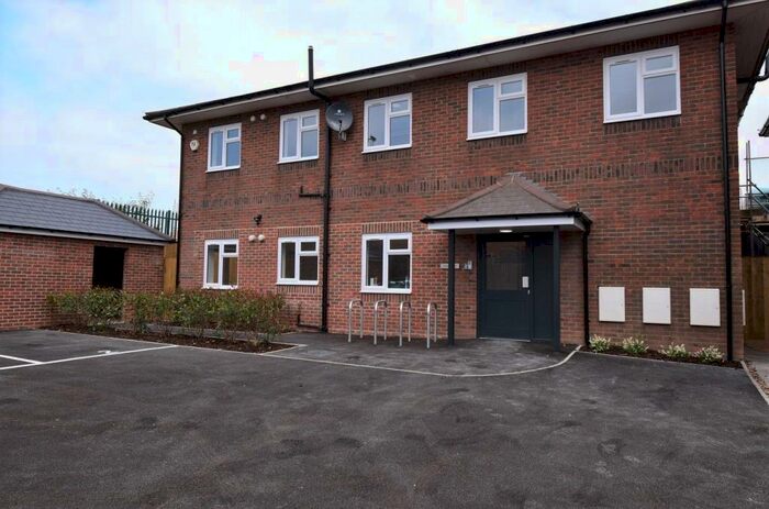 1 Bedroom Apartment To Rent In Kingsclere Road, Basingstoke, Hampshire, RG21