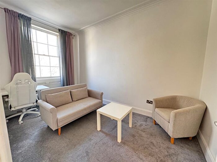 1 Bedroom Flat To Rent In Argyle Square, London, WC1H