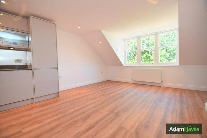 2 Bedroom Flat To Rent In Queens Avenue, Muswell Hill N10