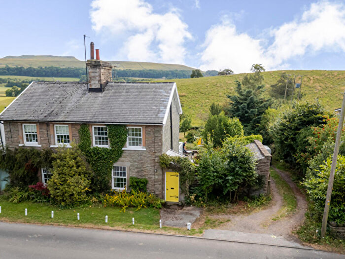 2 Bedroom Cottage For Sale In West Cottage, Askrigg, DL8