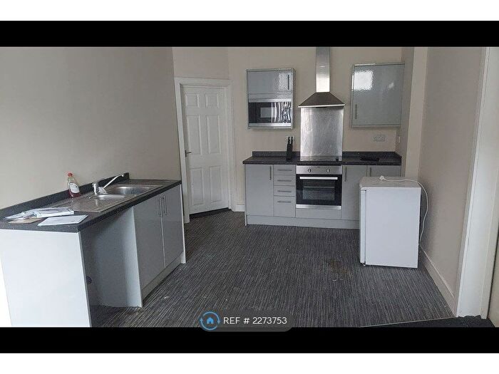 2 Bedroom Flat To Rent In Clifton Street, Burnley, BB12
