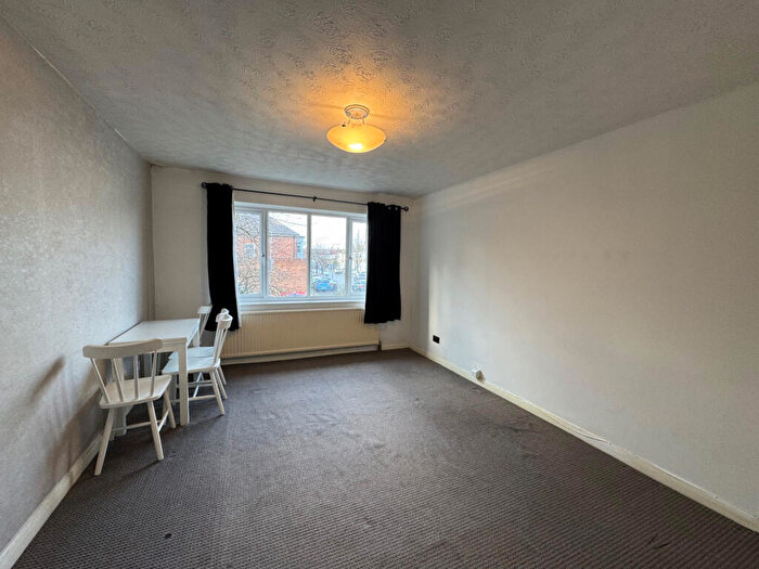 2 Bedroom Flat To Rent In No Deposit Option, Acorn Court, Ilford, IG2