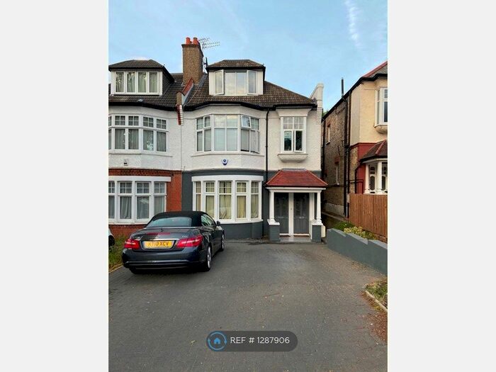 3 Bedroom Flat To Rent In Winchmore Hill, Winchmore Hill N21