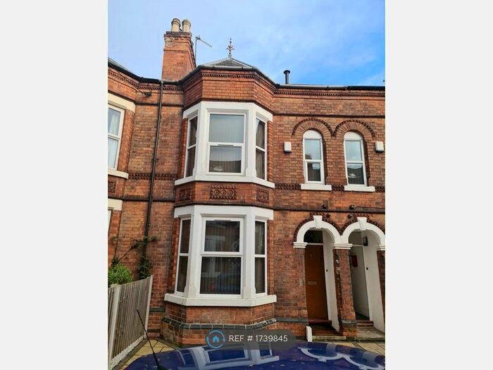 6 Bedroom Detached House To Rent In Sherwin Grove, Nottingham, NG7