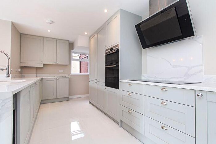 3 Bedroom End Of Terrace House For Sale In Queens Crescent, Clapham, MK41