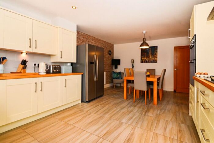 2 Bedroom Detached Bungalow For Sale In Redhall End, Colney Heath, St. Albans, AL4