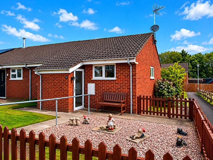 2 Bedroom Bungalow For Sale In Meadow Gardens, Buckingham, MK18