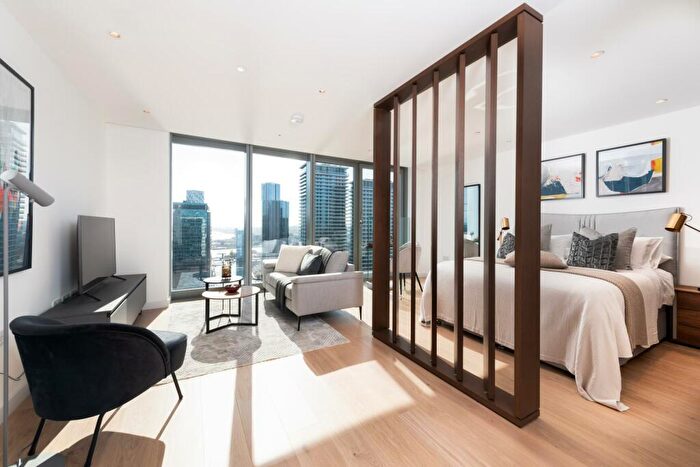 Apartment For Sale In Landmark Pinnacle, Marsh Wall, Canary Wharf, E14