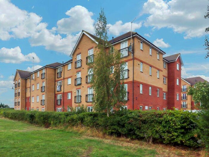 2 Bedroom Flat To Rent In Twickenham Close, Swindon, Wiltshire, SN3